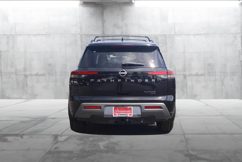 Nissan Pathfinder Vehicle Image 06