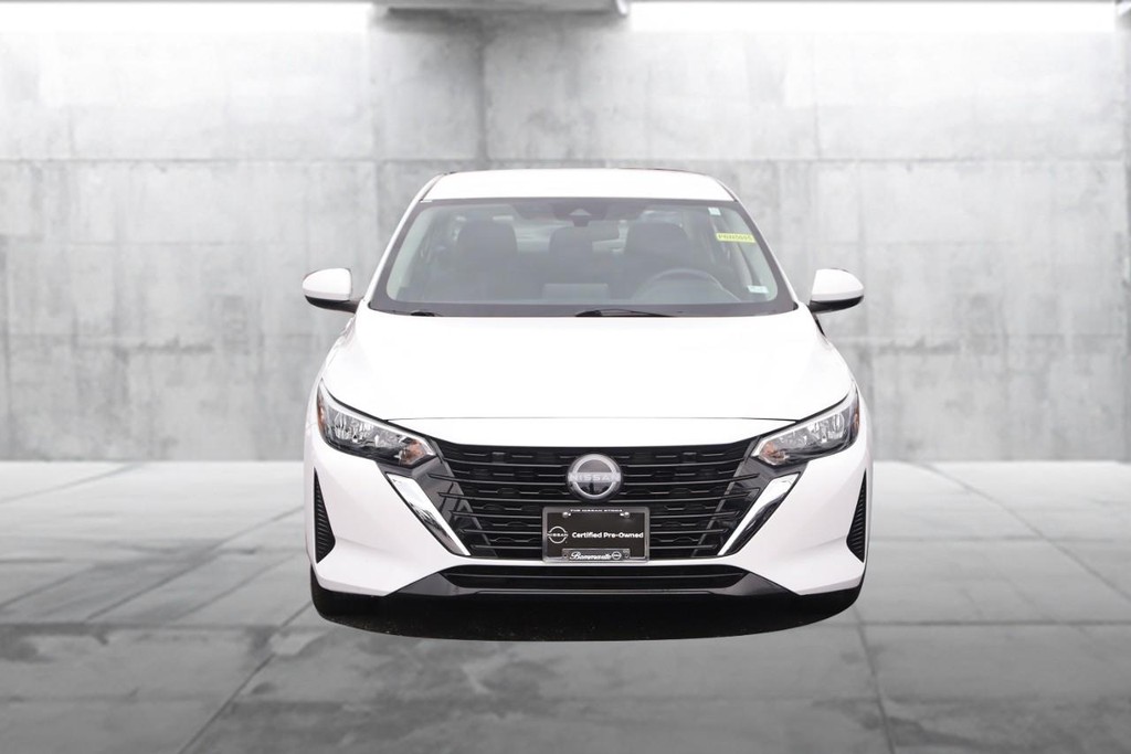 Nissan Sentra Vehicle Image 04