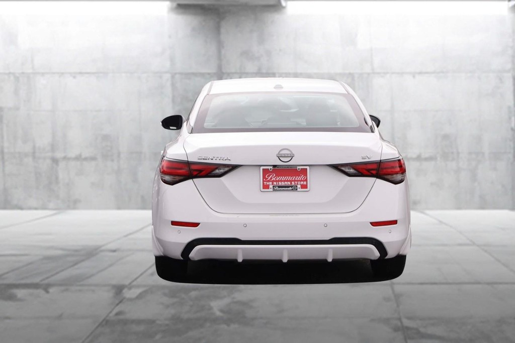 Nissan Sentra Vehicle Image 06