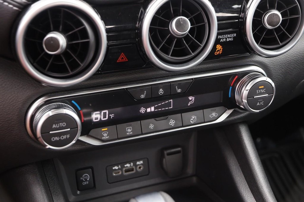 Nissan Sentra Vehicle Image 17