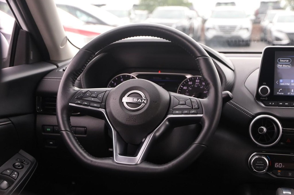 Nissan Sentra Vehicle Image 22