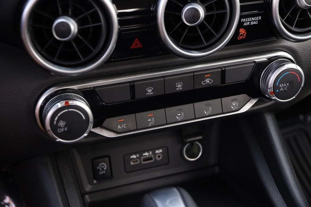 Nissan Sentra Vehicle Image 18