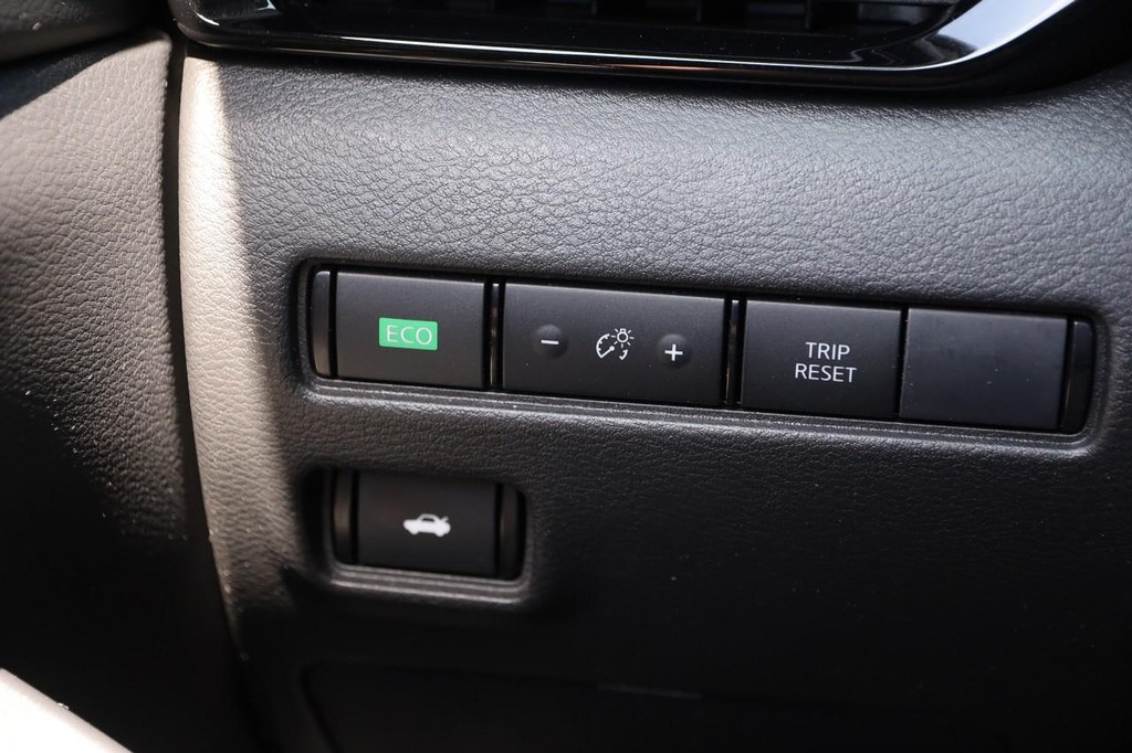 Nissan Sentra Vehicle Image 20