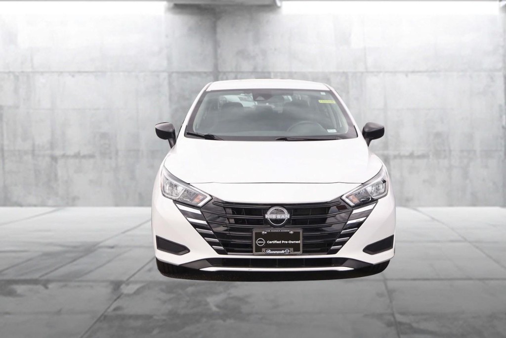 Nissan Versa Vehicle Image 04