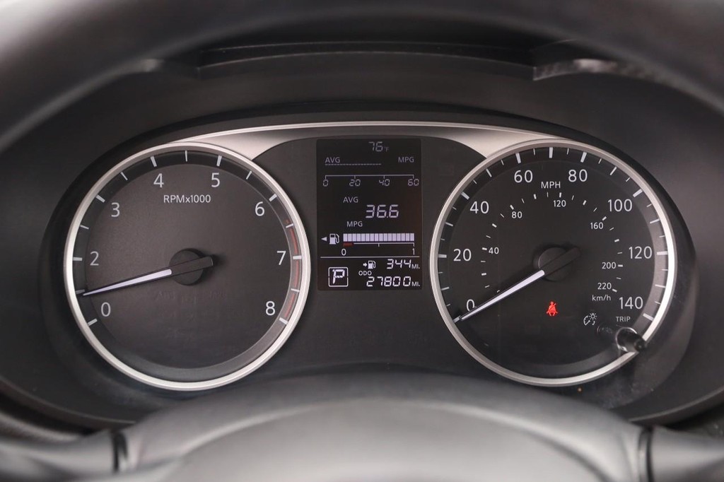 Nissan Versa Vehicle Image 12