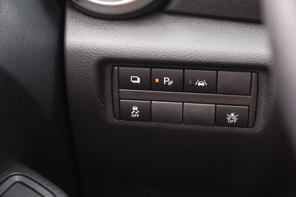 Nissan Versa Vehicle Image 16