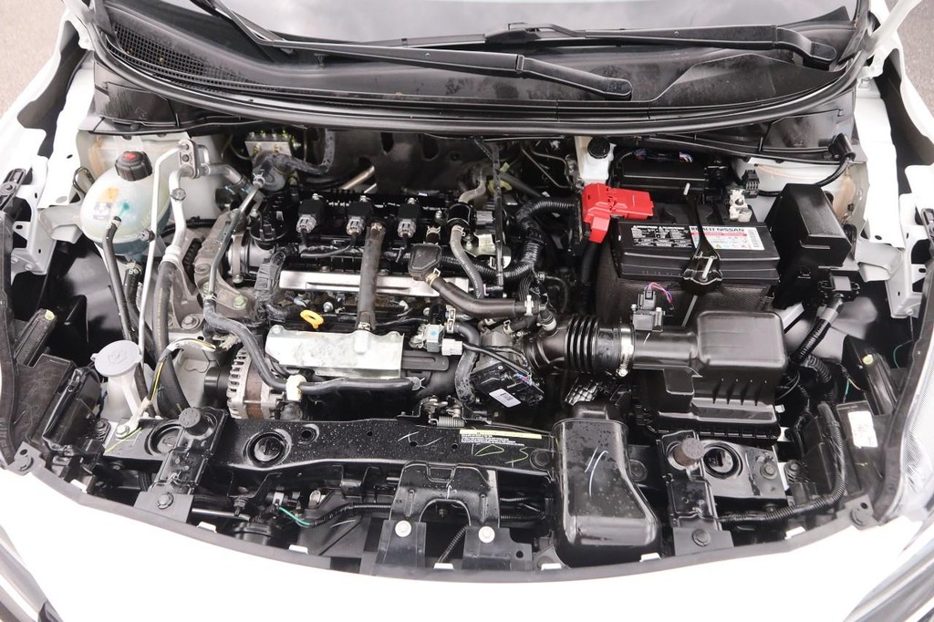 Nissan Versa Vehicle Image 23