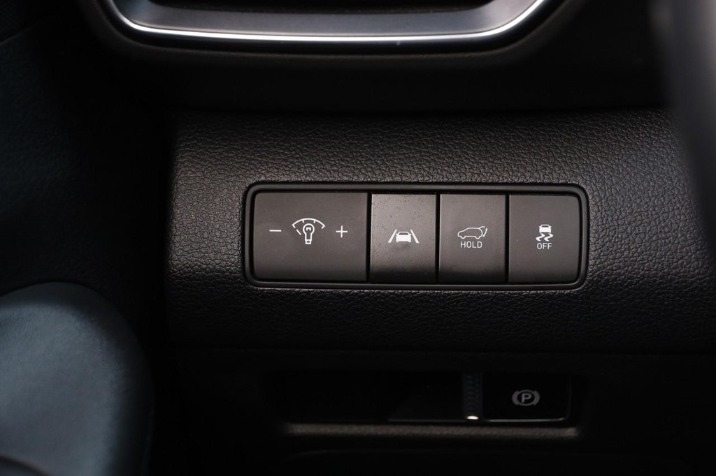 Hyundai Santa Fe Vehicle Full-screen Gallery Image 20