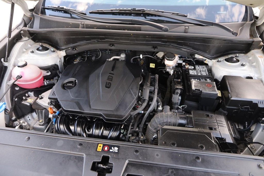 Hyundai Santa Fe Vehicle Full-screen Gallery Image 27