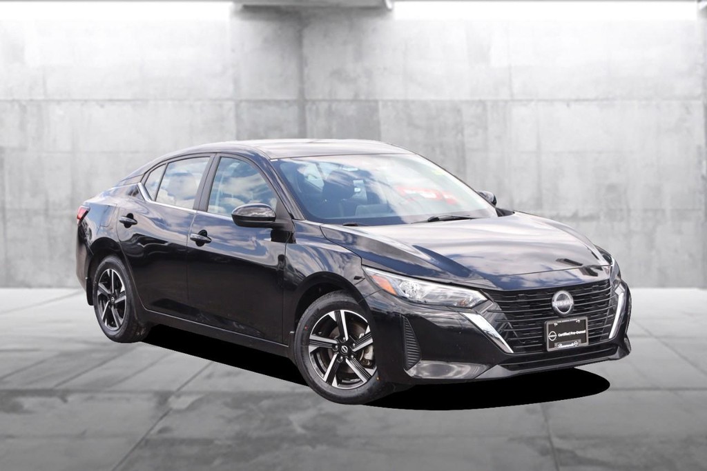 Nissan Sentra Vehicle Image 02