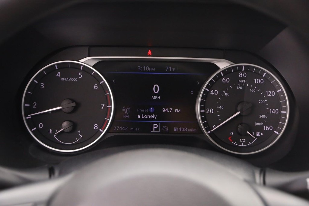 Nissan Sentra Vehicle Image 13