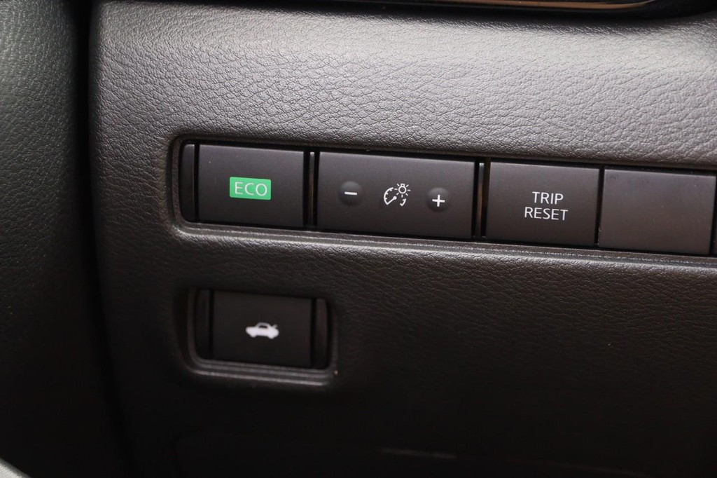 Nissan Sentra Vehicle Image 20