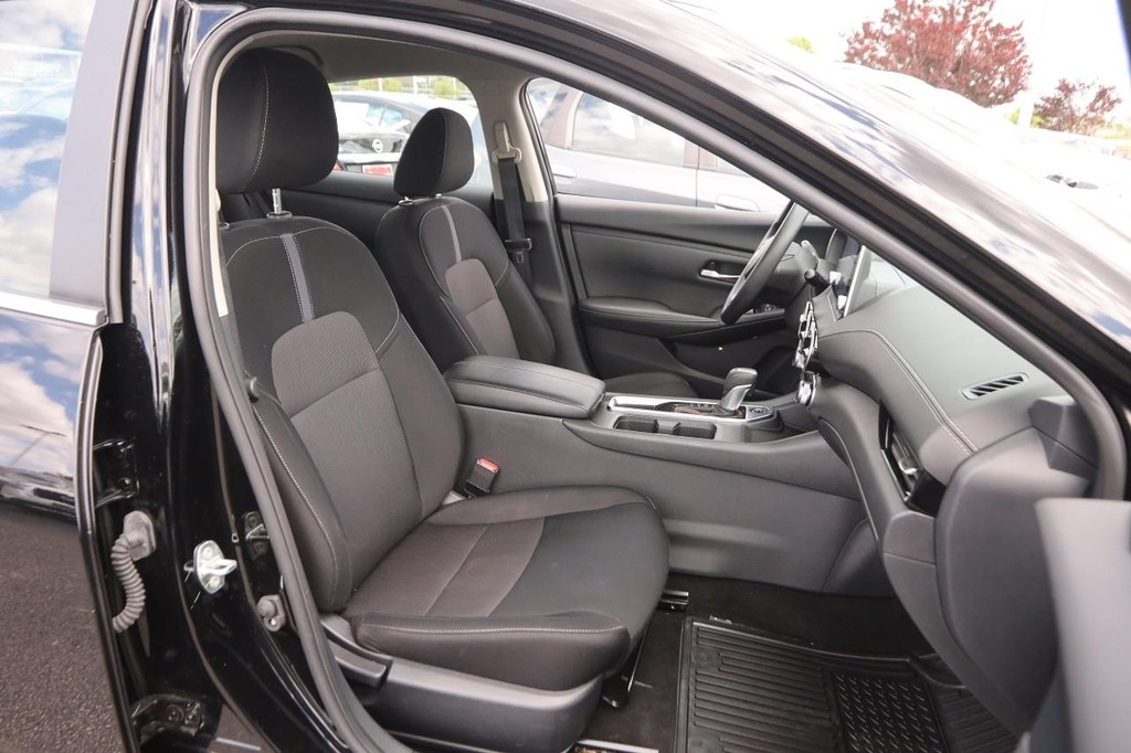 Nissan Sentra Vehicle Image 26