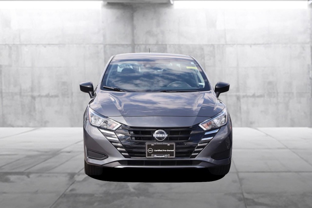 Nissan Versa Vehicle Image 04