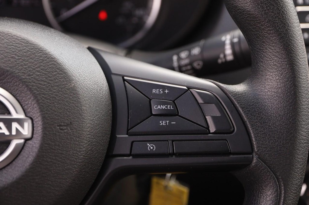 Nissan Versa Vehicle Image 12