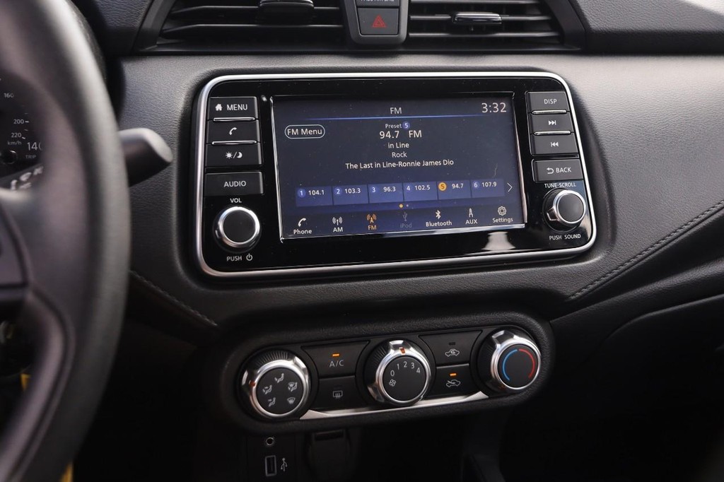 Nissan Versa Vehicle Image 14