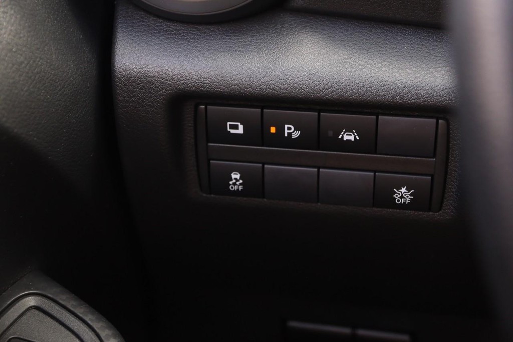 Nissan Versa Vehicle Image 18