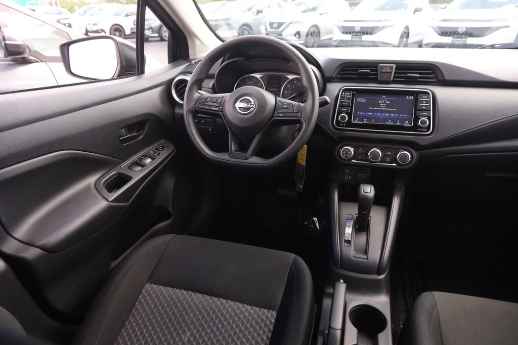 Nissan Versa Vehicle Image 25