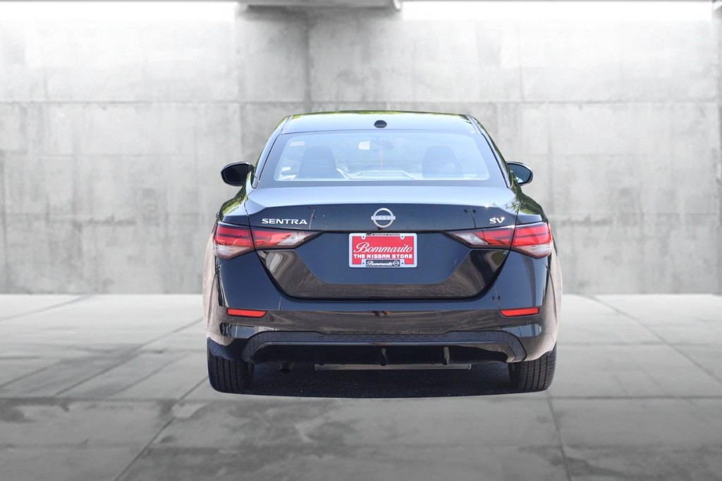 Nissan Sentra Vehicle Image 06