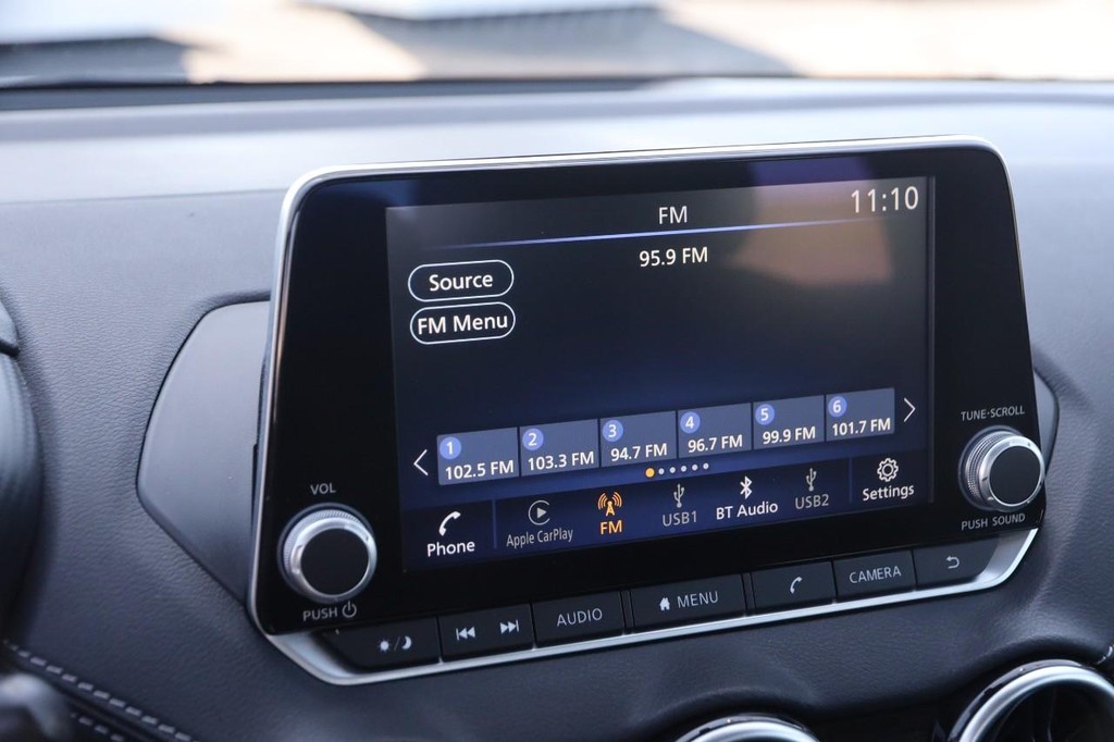 Nissan Sentra Vehicle Image 15