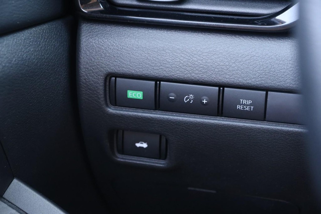 Nissan Sentra Vehicle Image 20