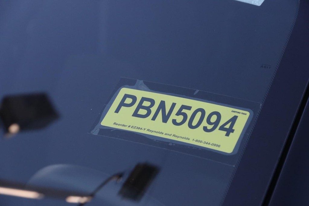 Nissan Sentra Vehicle Image 28