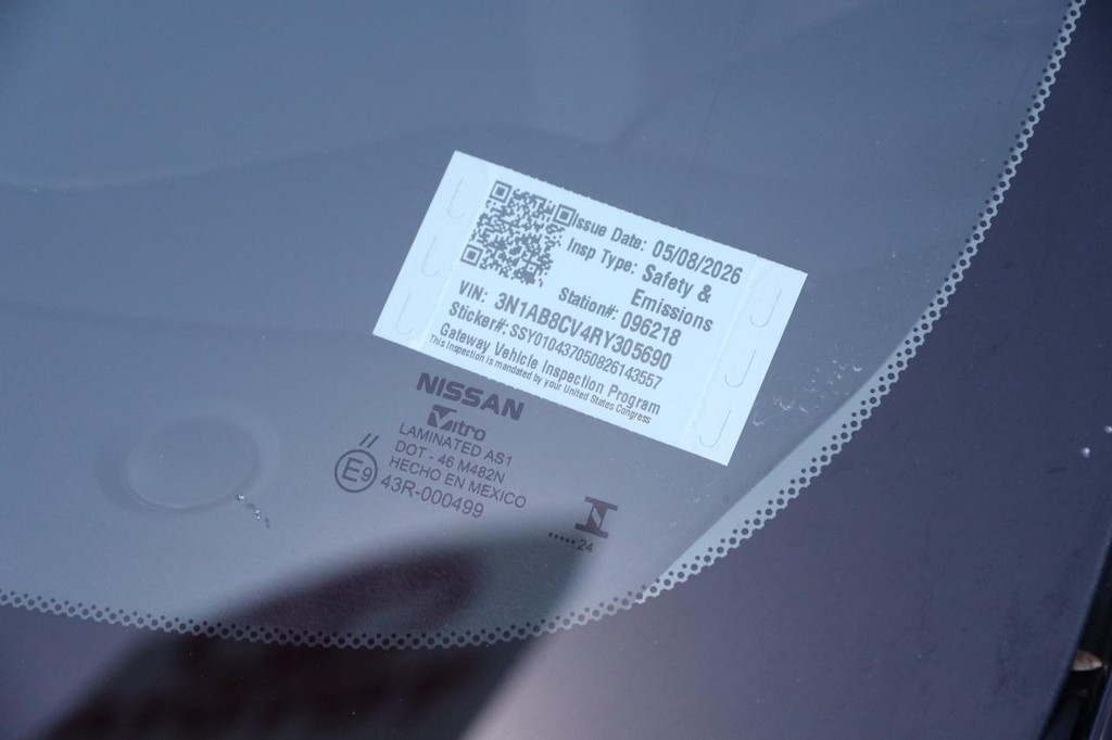 Nissan Sentra Vehicle Image 29