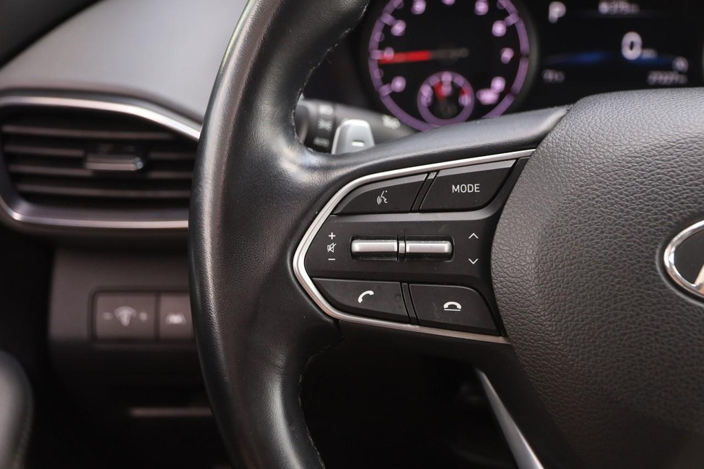 Hyundai Santa Fe Vehicle Image 12