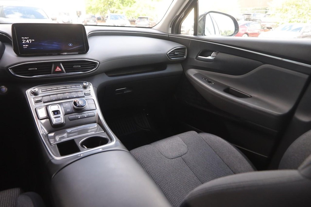 Hyundai Santa Fe Vehicle Image 25