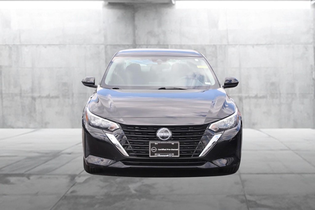 Nissan Sentra Vehicle Image 04