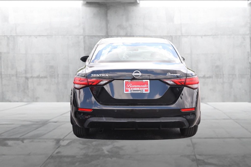 Nissan Sentra Vehicle Image 06