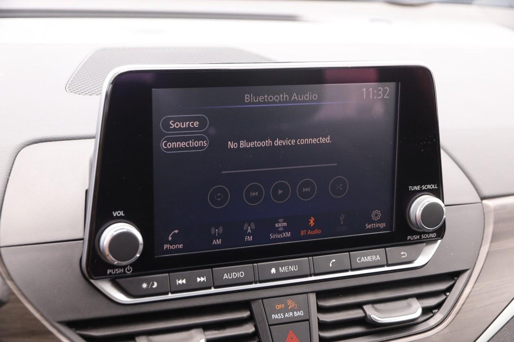 Nissan Altima Vehicle Image 15