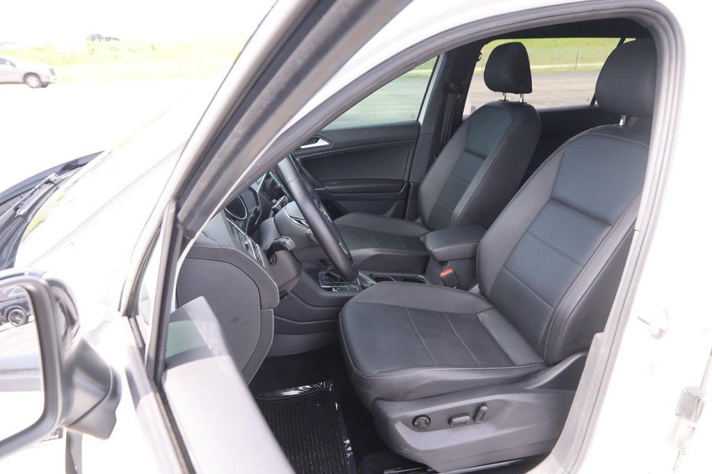 Volkswagen Tiguan Vehicle Image 09