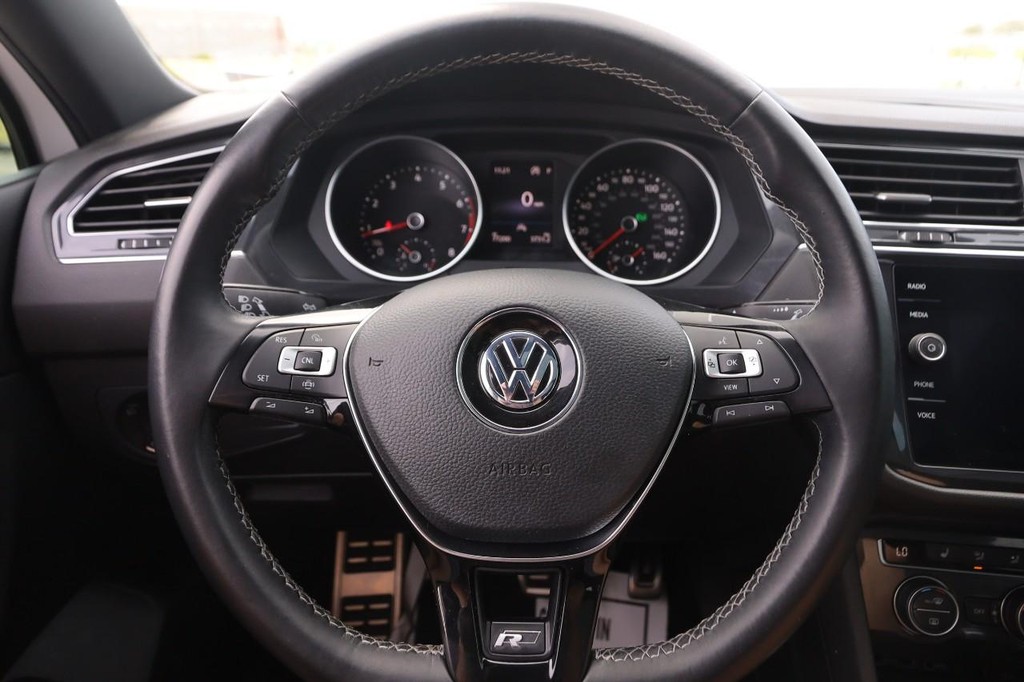Volkswagen Tiguan Vehicle Image 11