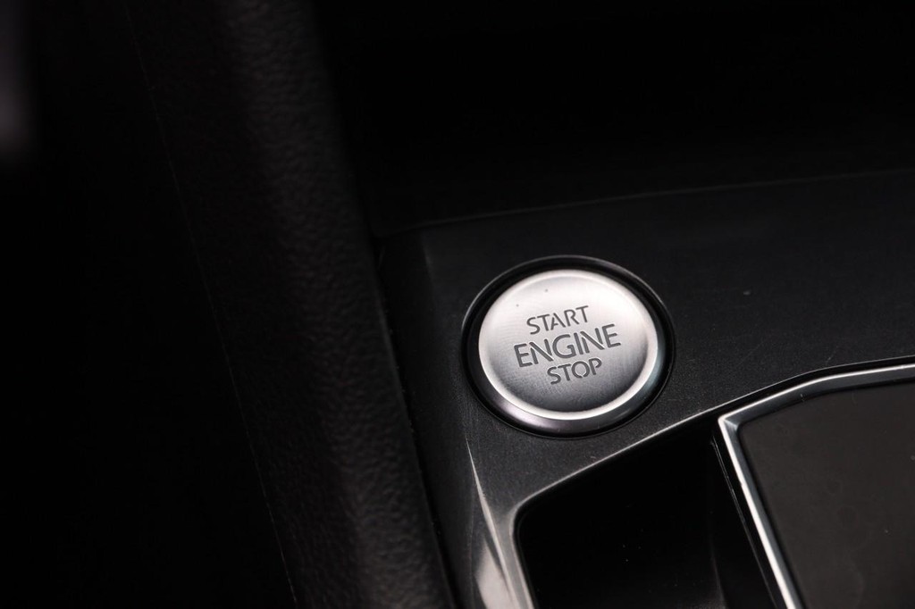 Volkswagen Tiguan Vehicle Image 15