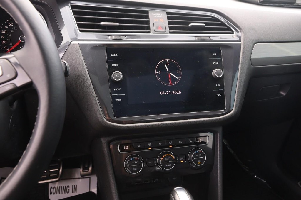 Volkswagen Tiguan Vehicle Image 16
