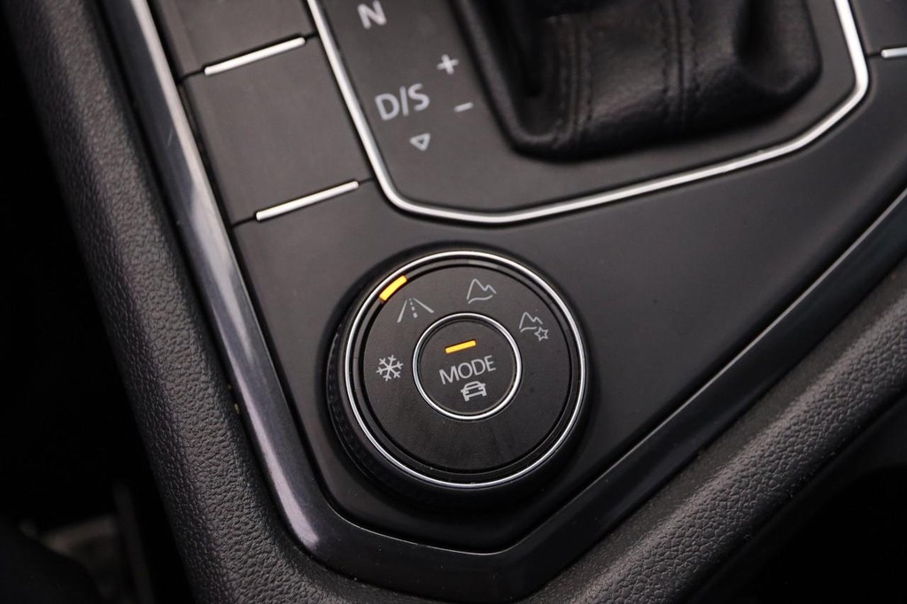 Volkswagen Tiguan Vehicle Image 20