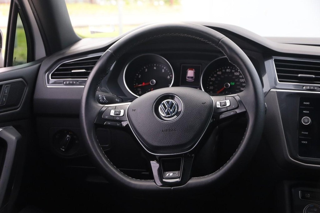 Volkswagen Tiguan Vehicle Image 25