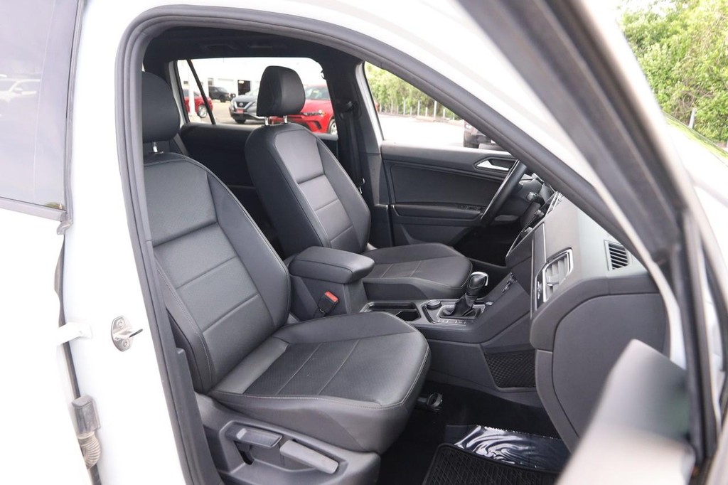 Volkswagen Tiguan Vehicle Image 28