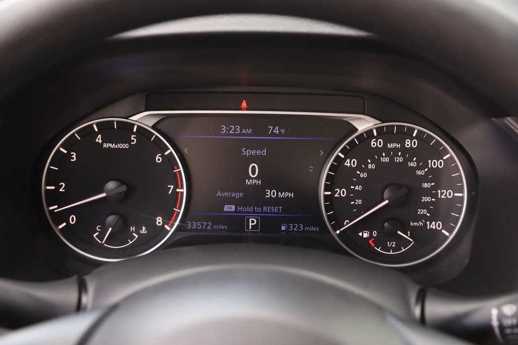 Nissan Altima Vehicle Image 13