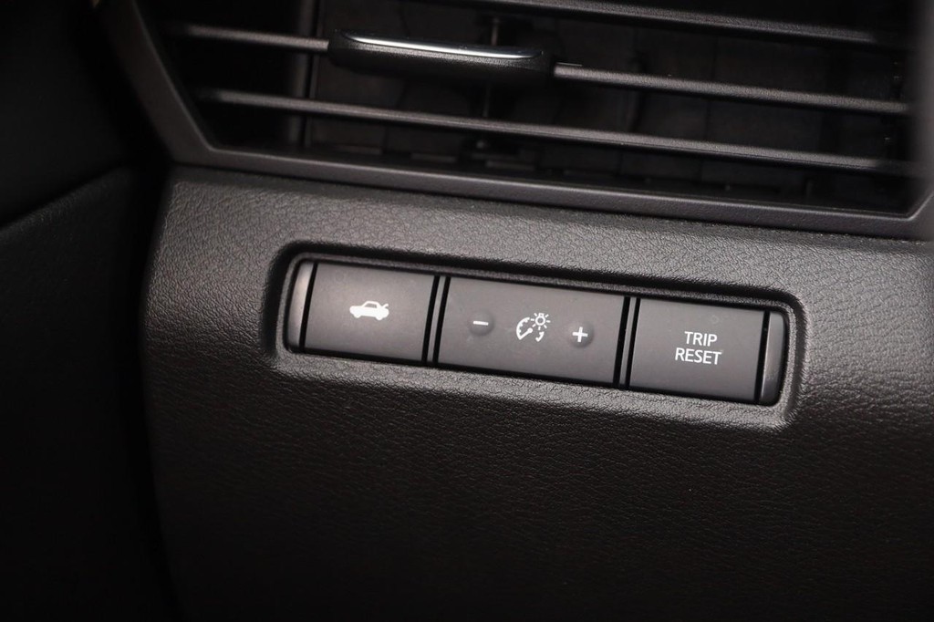 Nissan Altima Vehicle Image 18