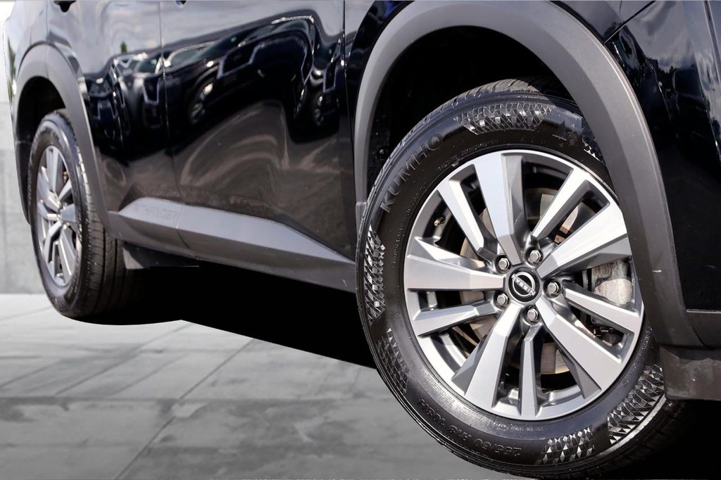 Nissan Pathfinder Vehicle Image 03