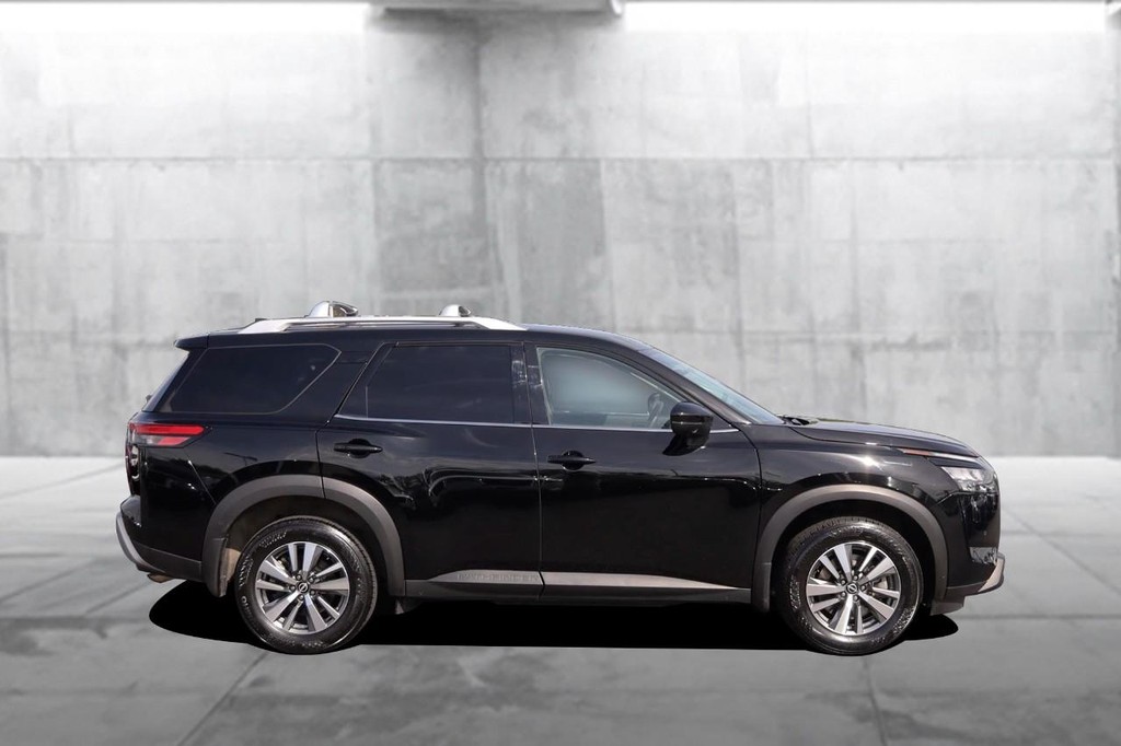 Nissan Pathfinder Vehicle Image 05