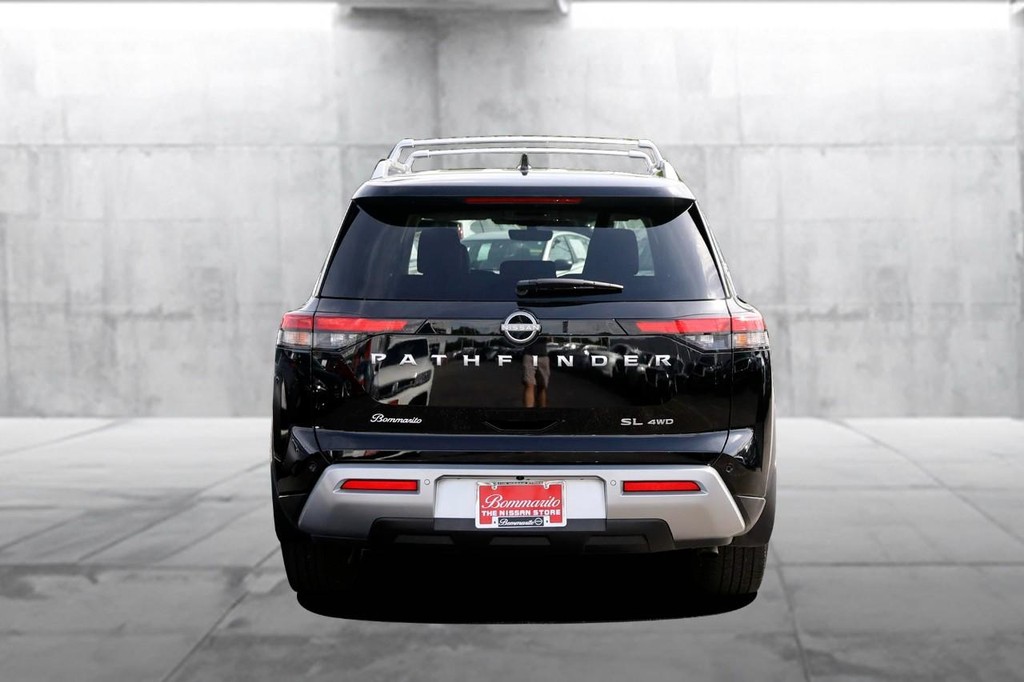 Nissan Pathfinder Vehicle Image 06