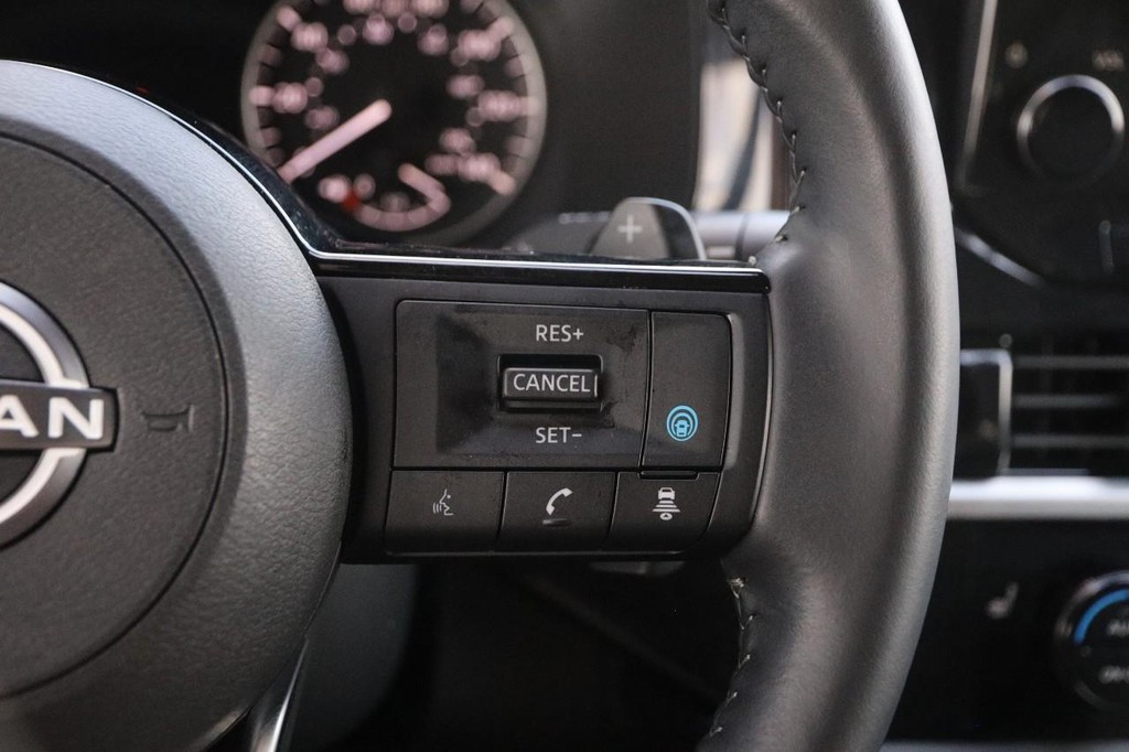 Nissan Pathfinder Vehicle Image 14