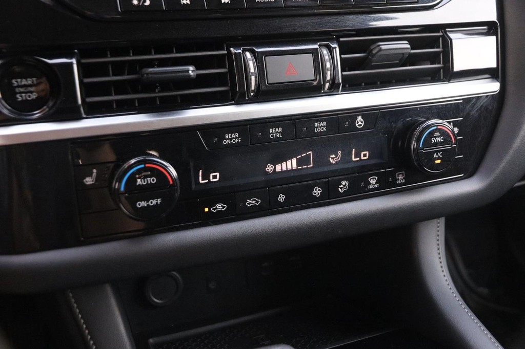 Nissan Pathfinder Vehicle Image 20