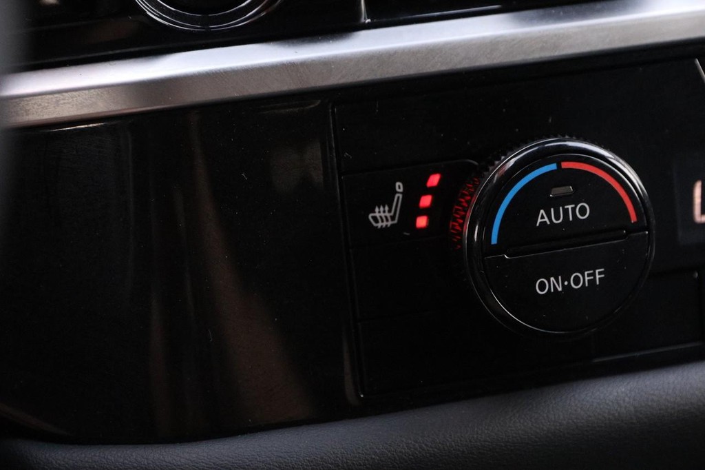 Nissan Pathfinder Vehicle Image 21