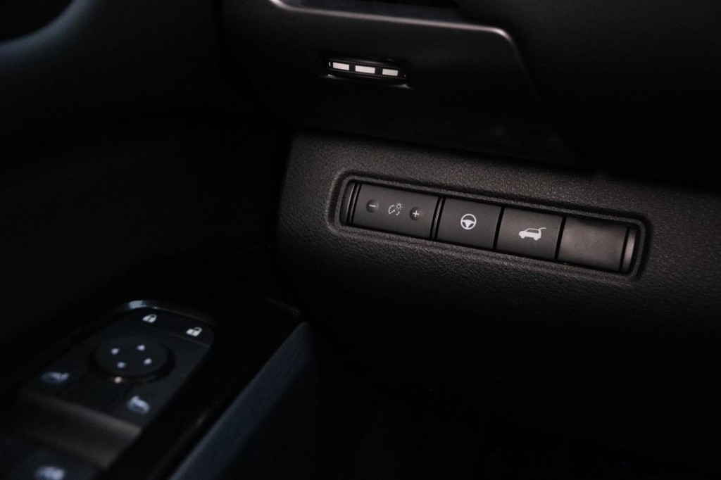 Nissan Pathfinder Vehicle Image 23