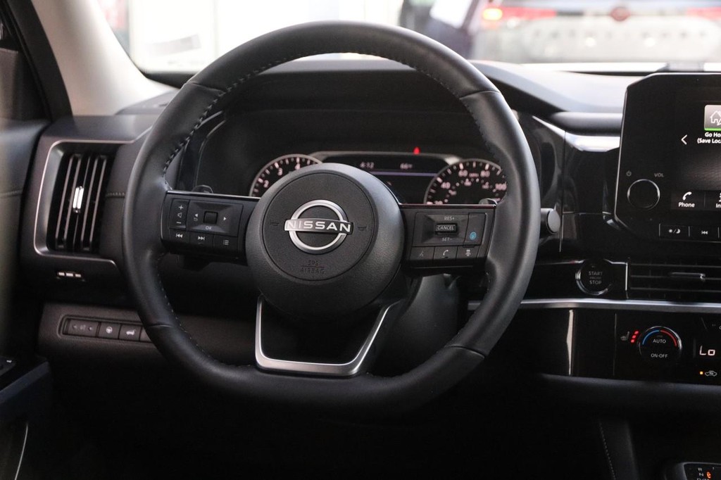 Nissan Pathfinder Vehicle Image 26