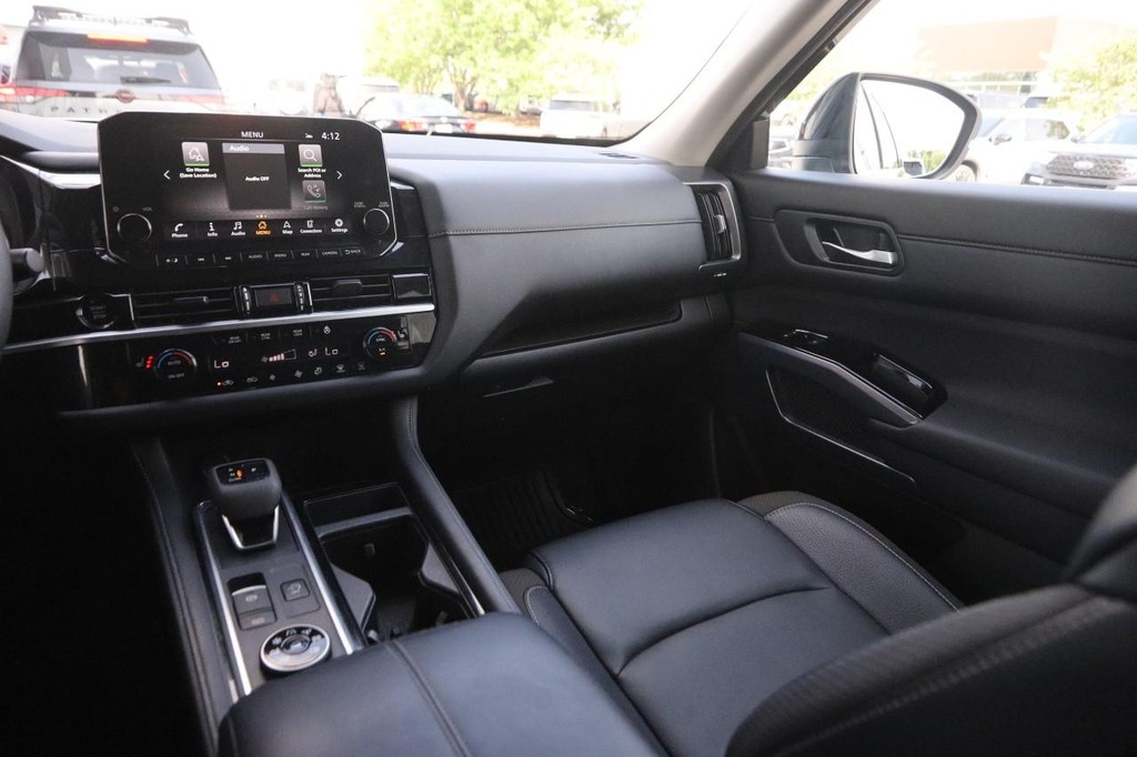 Nissan Pathfinder Vehicle Image 28